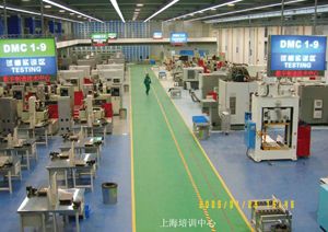 PVC地板在工业厂房建筑施工中的应用与考量